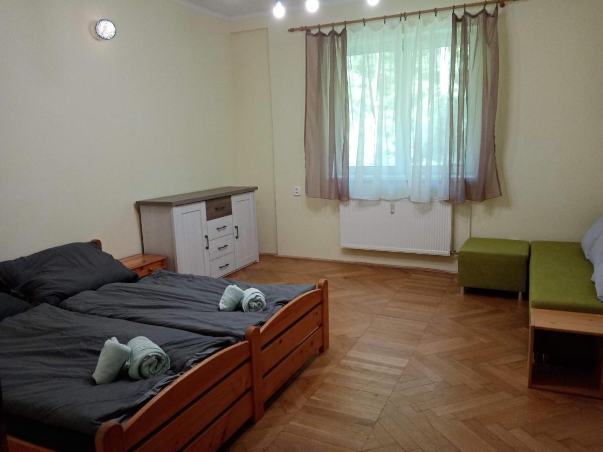 Apartman Xxl ยาคีมอฟ ภายนอก รูปภาพ