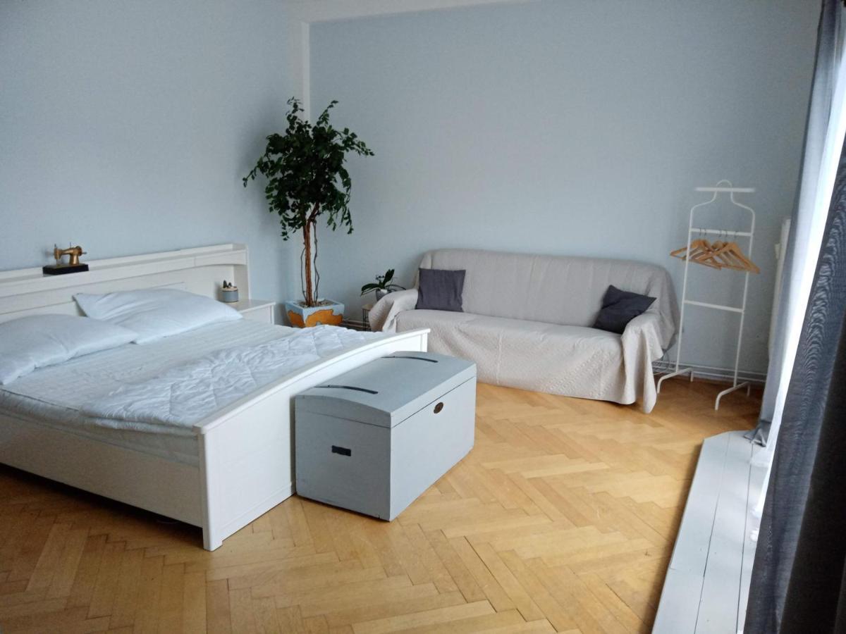 Apartman Xxl ยาคีมอฟ ภายนอก รูปภาพ